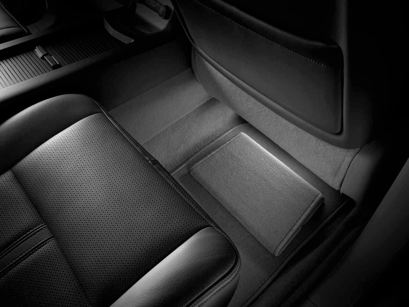 Illustration for article titled 2010 Lincoln MKT: Crossover For The Super-Segmented Masses